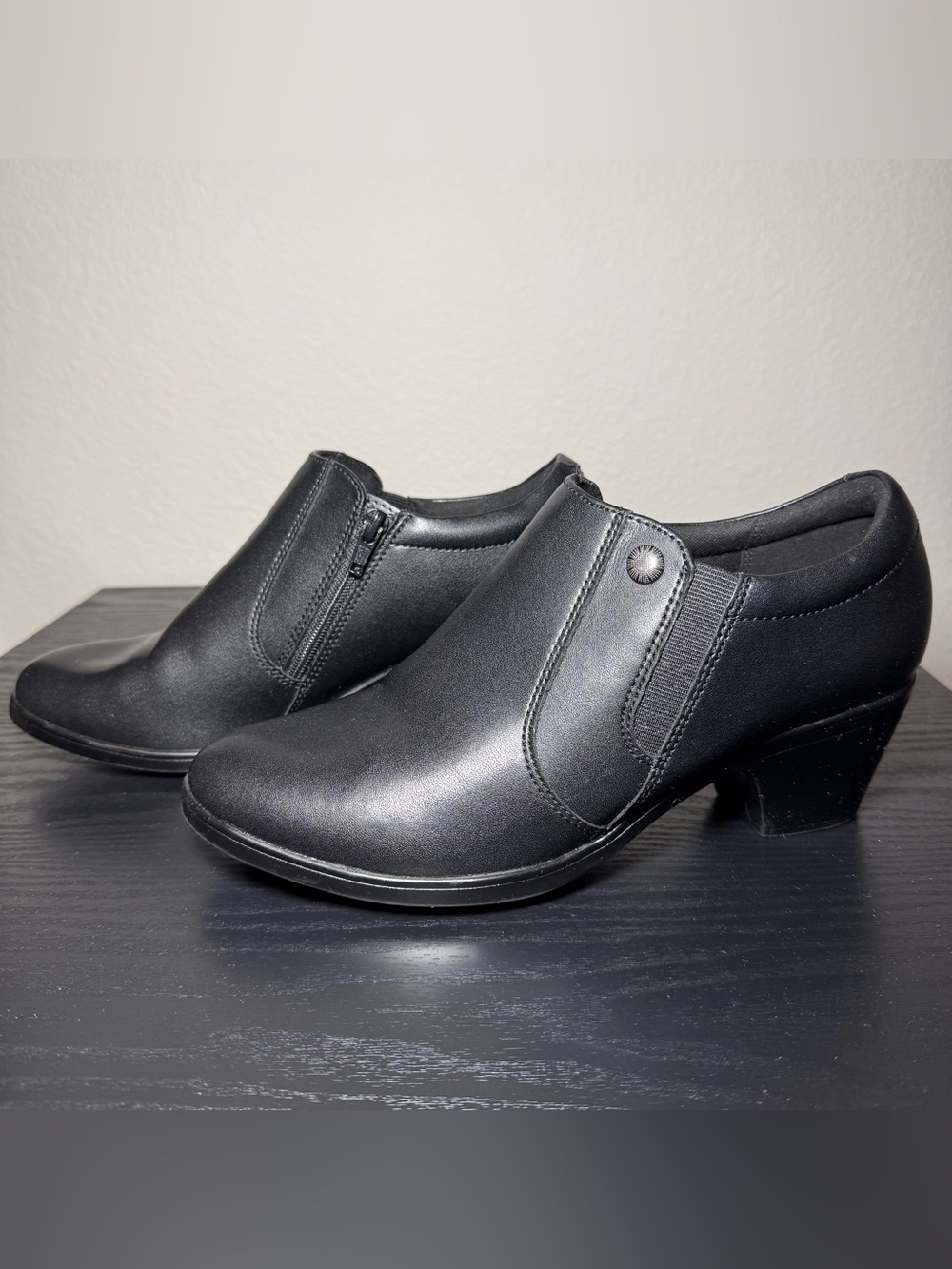 Clarks Emily 2 Reyna Cushioned Slip On Booties